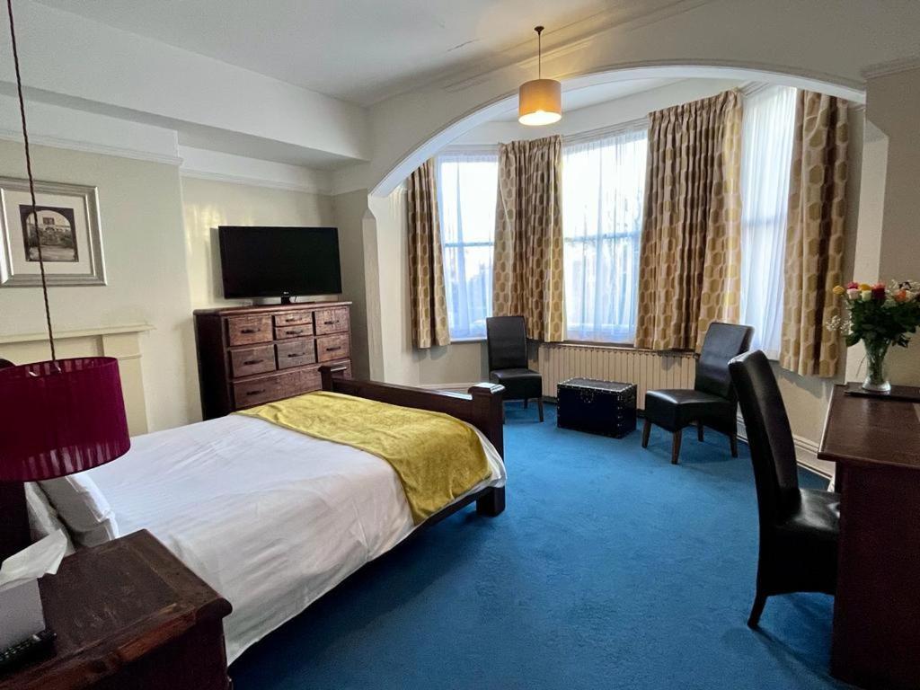 The Blue Piano Guesthouse Birmingham Room photo